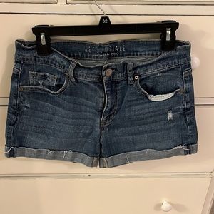 Aeropostale Boyfriend MIDI cuffed shorts size 6